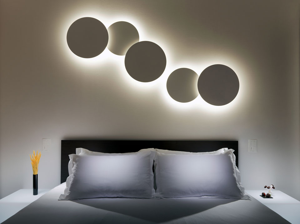 Vibia-Wall-Lighting-Puck-wall-art-01