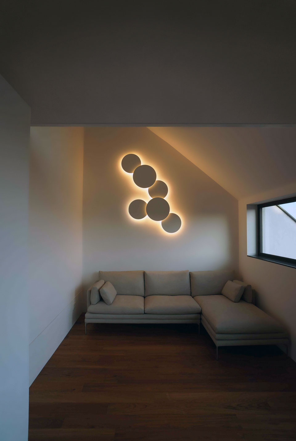 Vibia-Wall-Lighting-Puck-wall-art-02