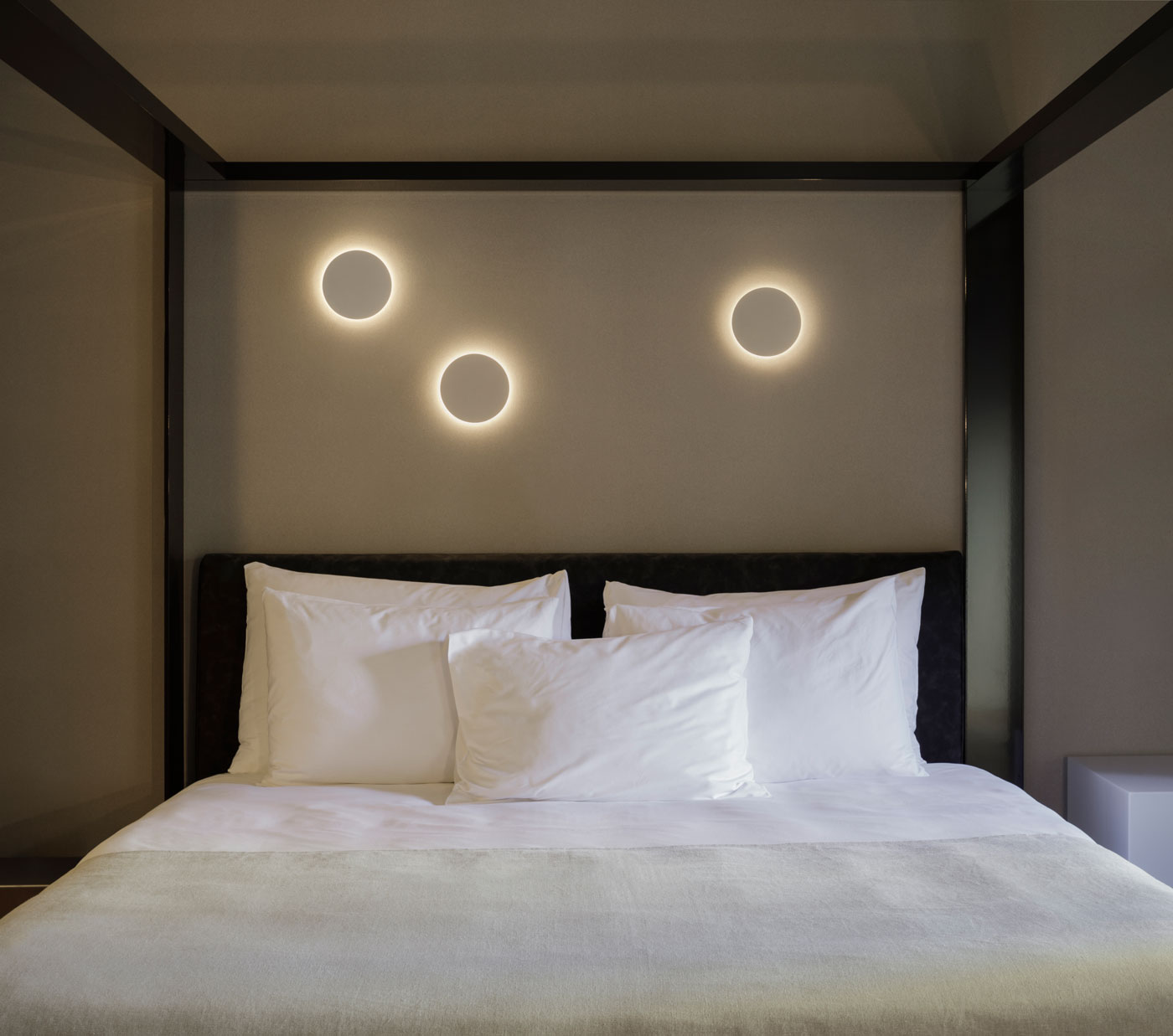 Vibia The Edit - Bedroom lighting - Dots