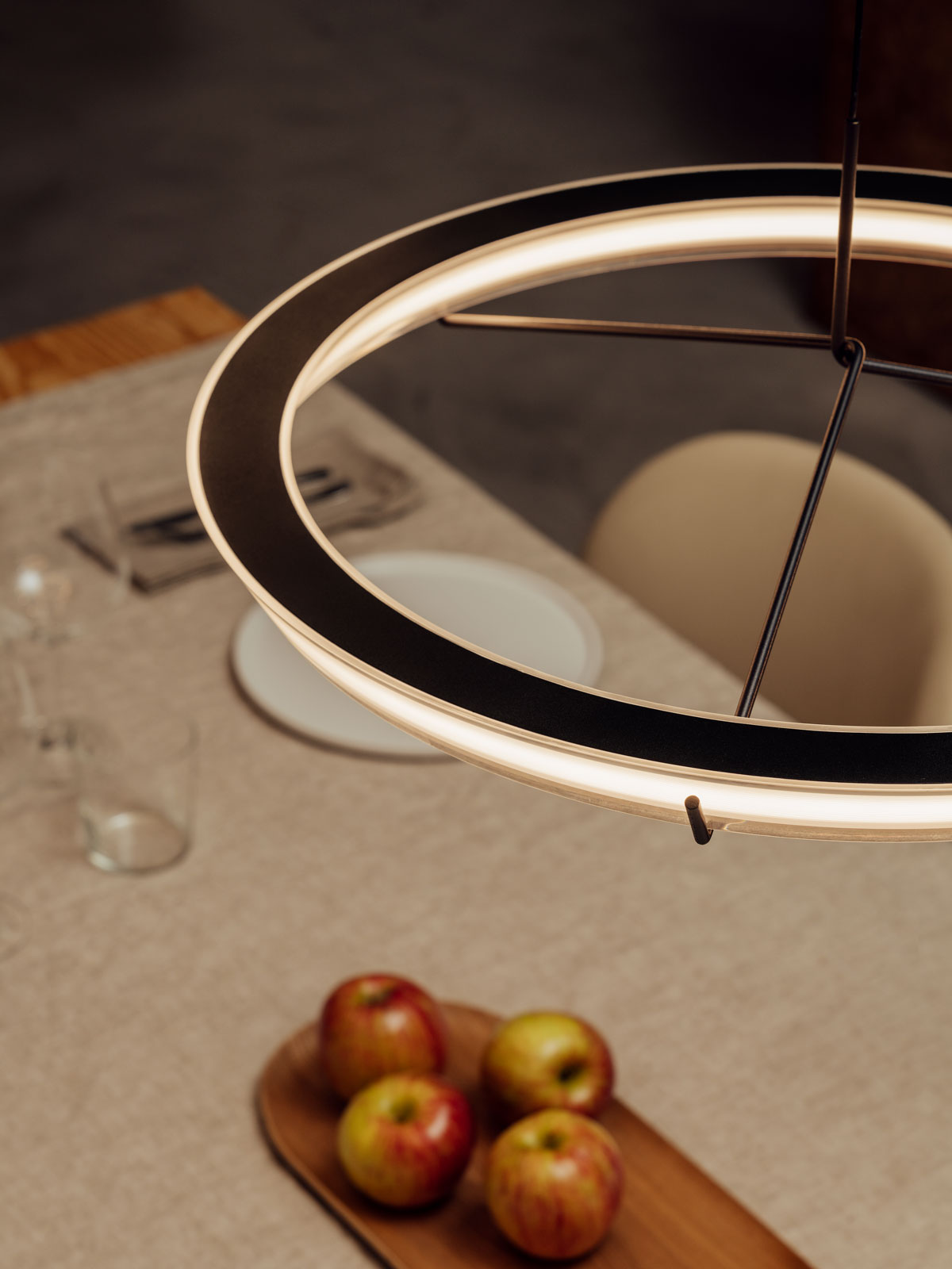 Vibia The Edit - Around the table - Halo Jewel