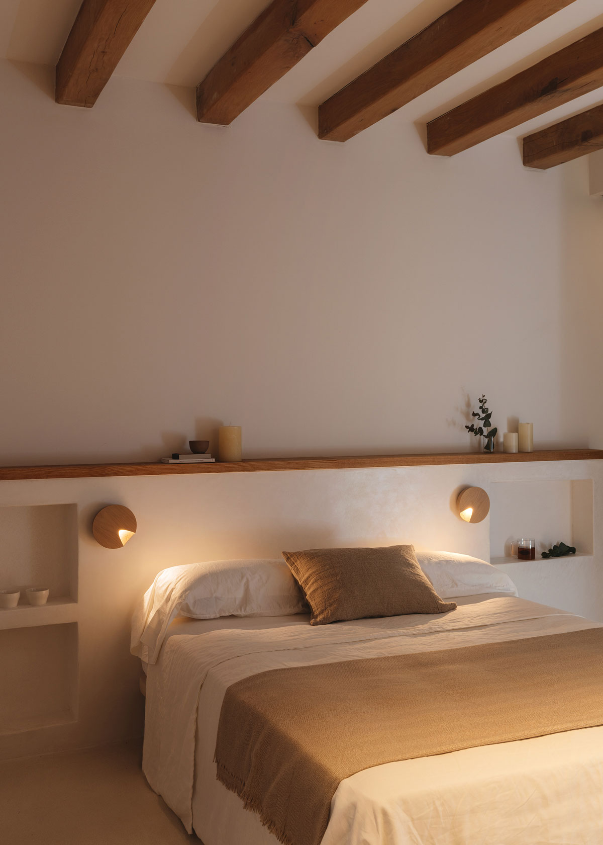 Vibia The Edit - Bedroom lighting - Dots