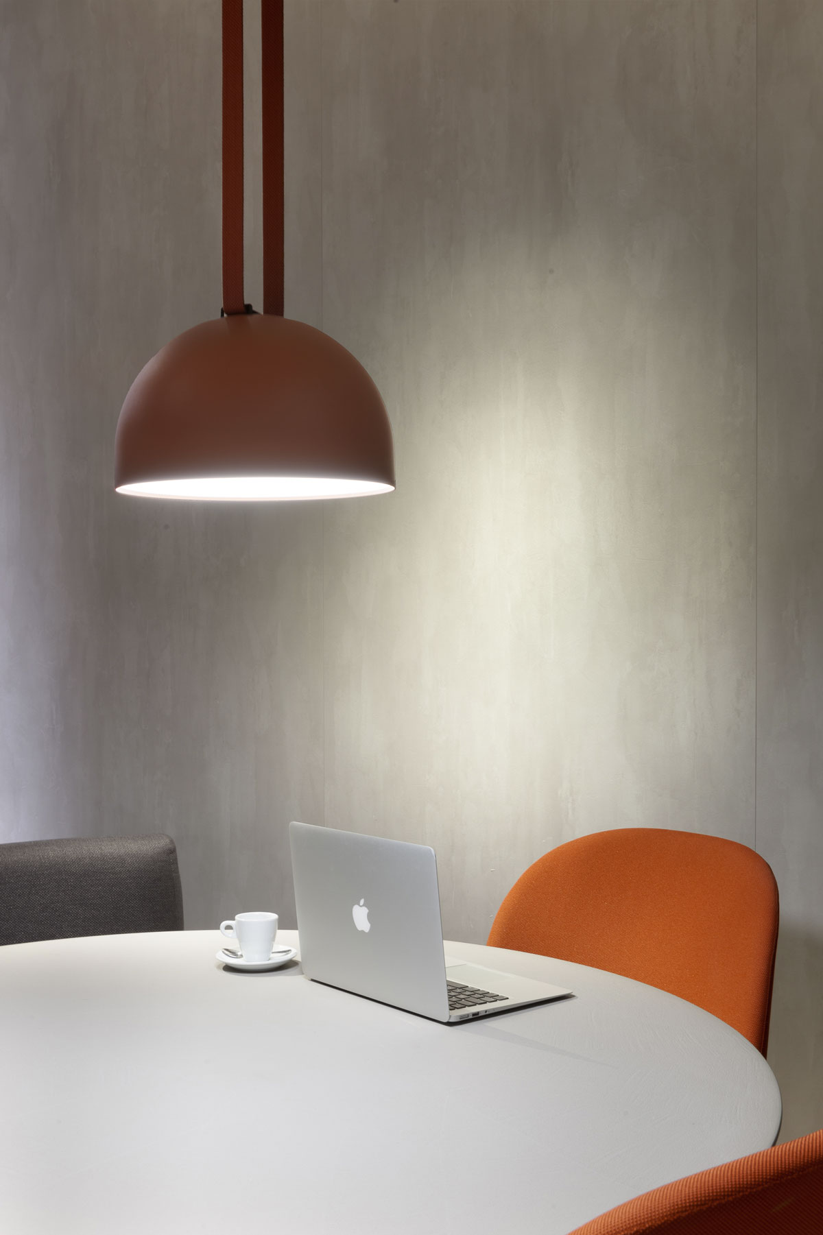 Vibia The Edit - Industrial style meets cosy lighting - Plusminus