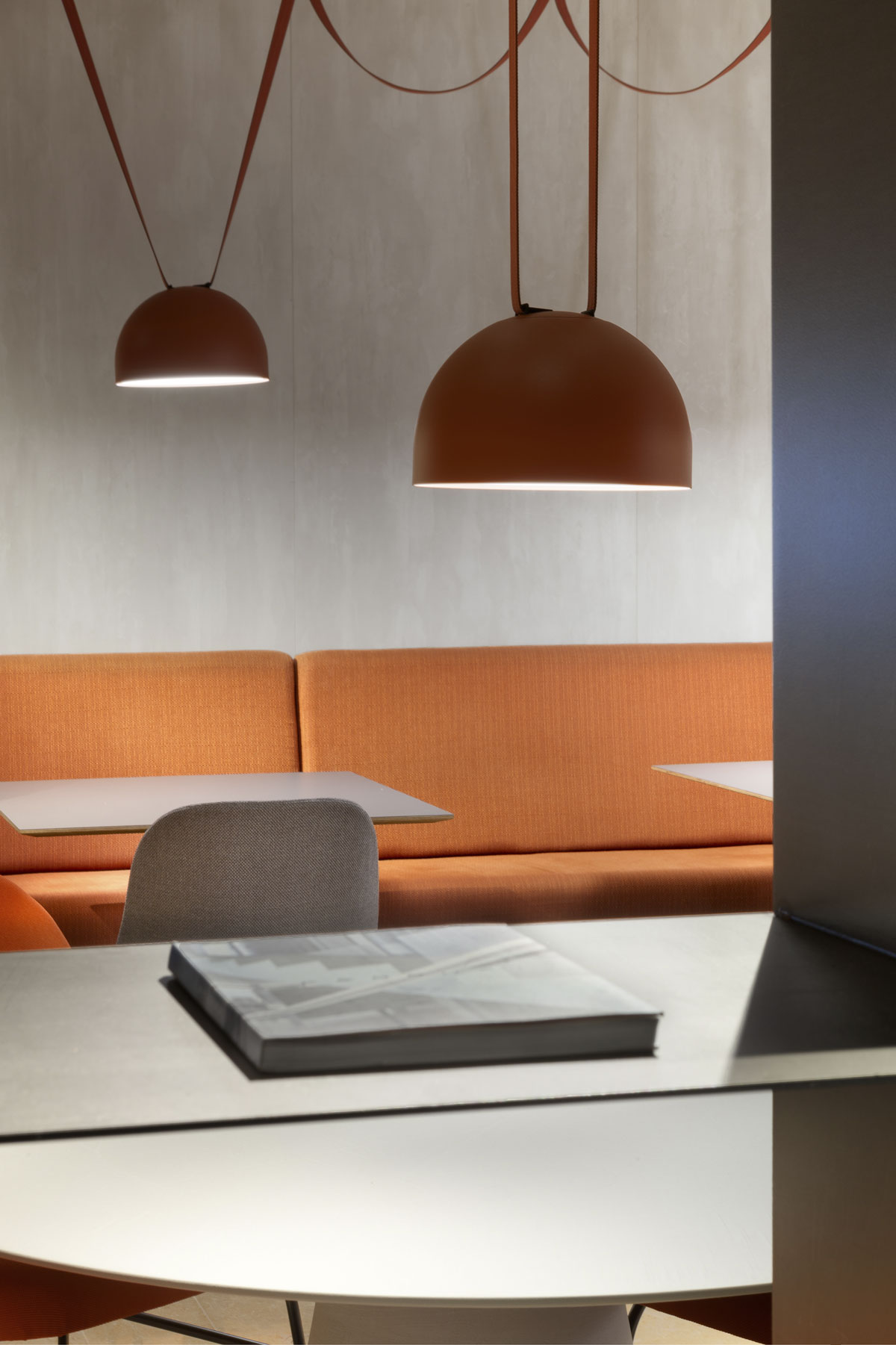 Vibia The Edit - Industrial style meets cosy lighting - Plusminus