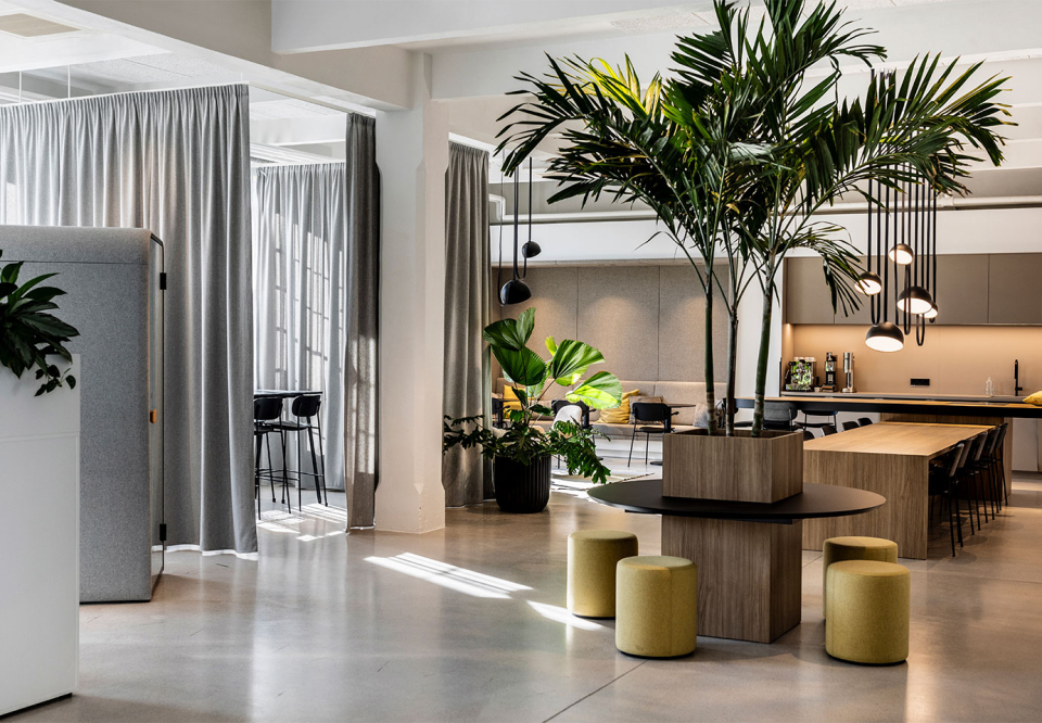 Plusminus, architecture and light dialogue | Vibia