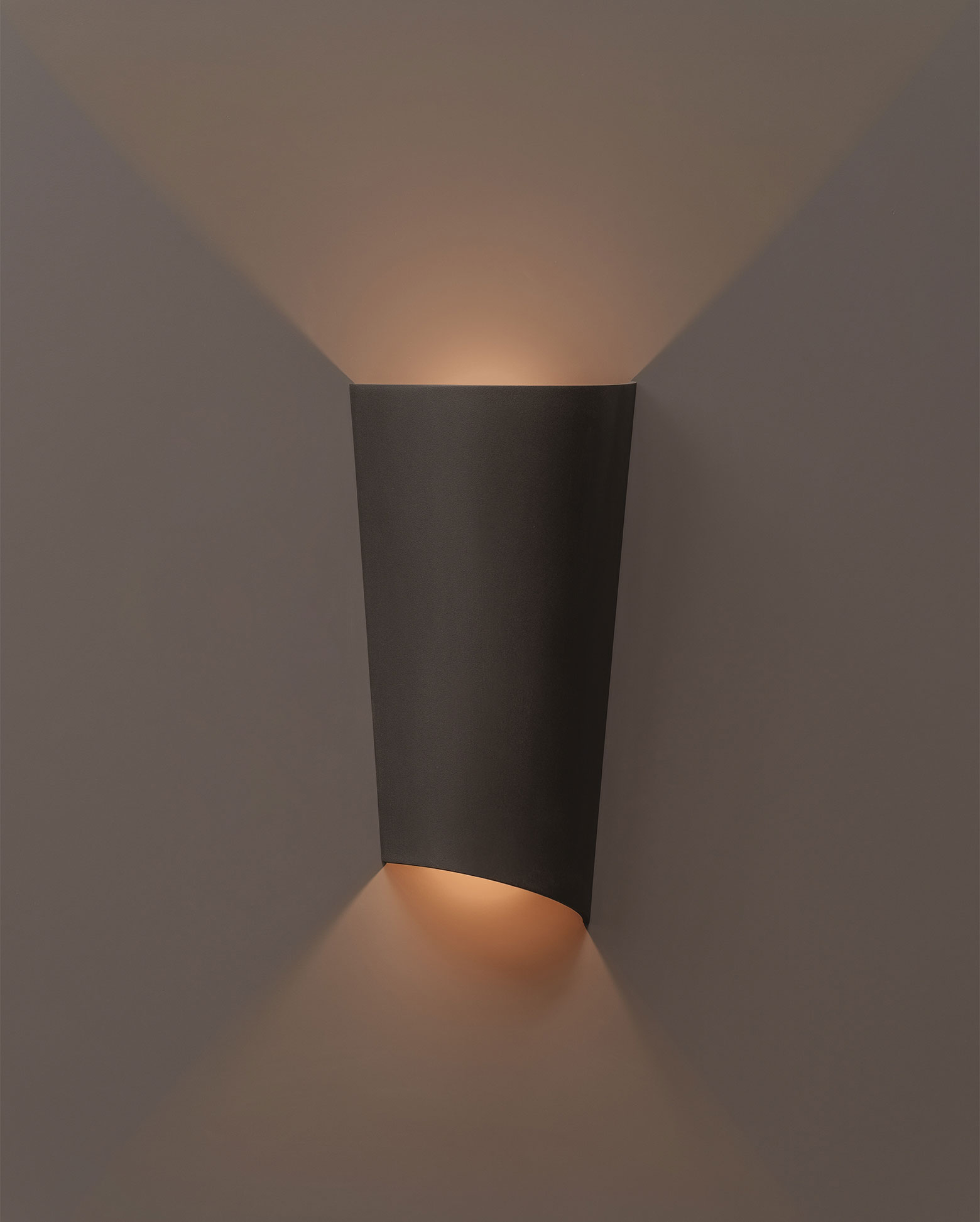 Vibia The Edit - Adding Emotion to Outdoor Spaces - Break Plus