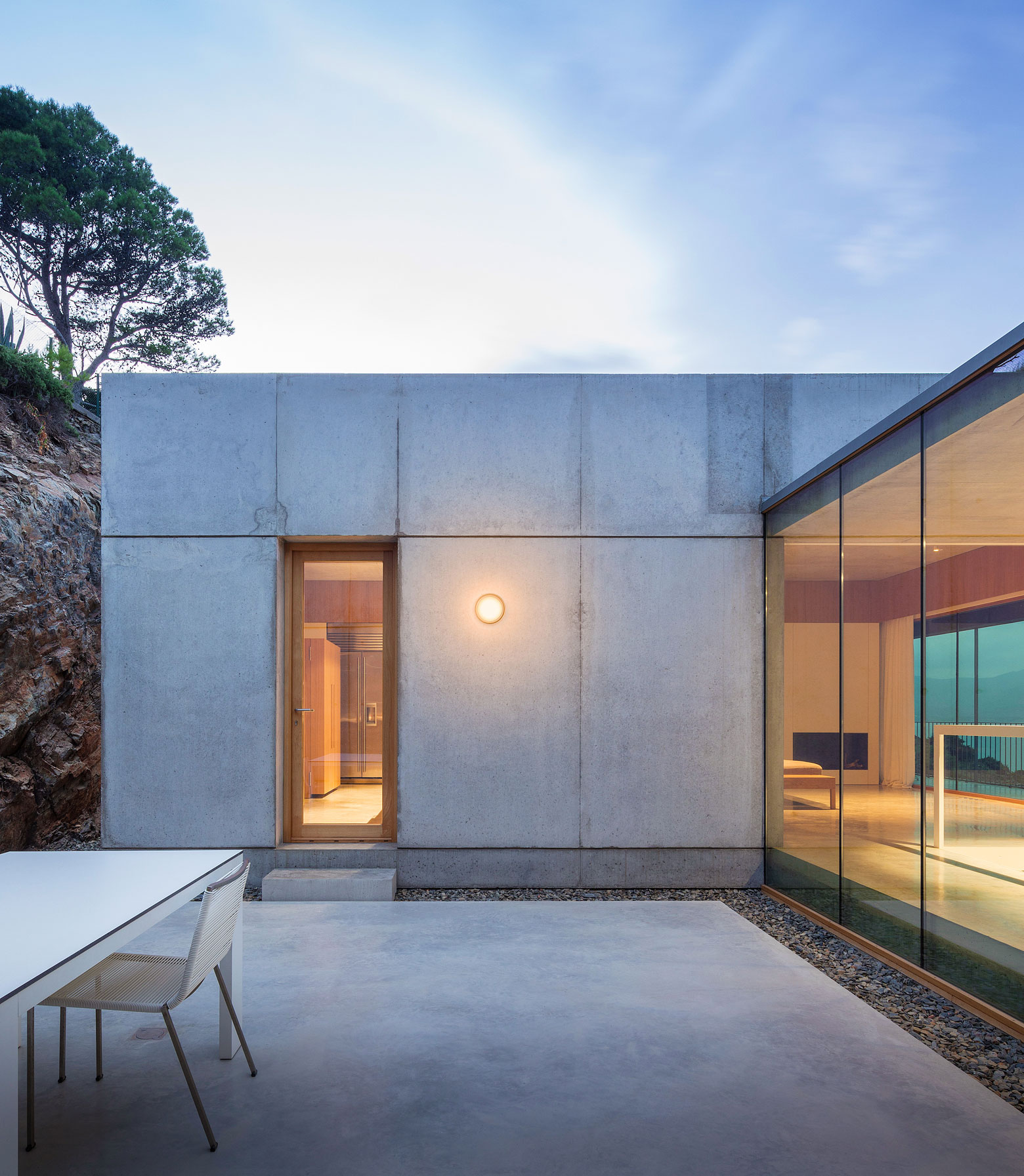 Vibia The Edit - Dots Glass: Layered Luminosity