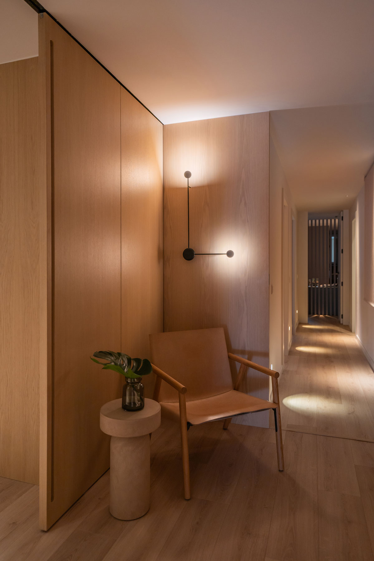 Vibia The Edit - Family retreat: cosy lighting for an urban home - Pin wall