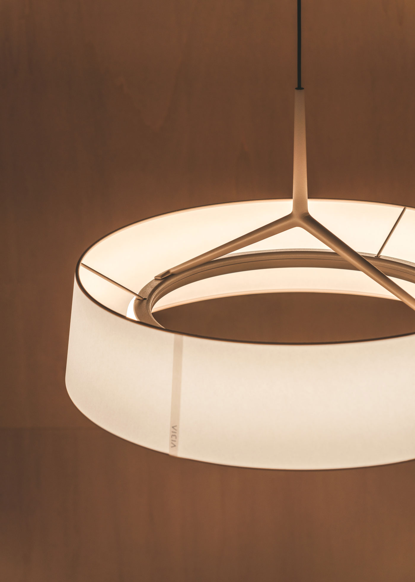 Vibia The Edit - Iconic Hanging Lights - Dama