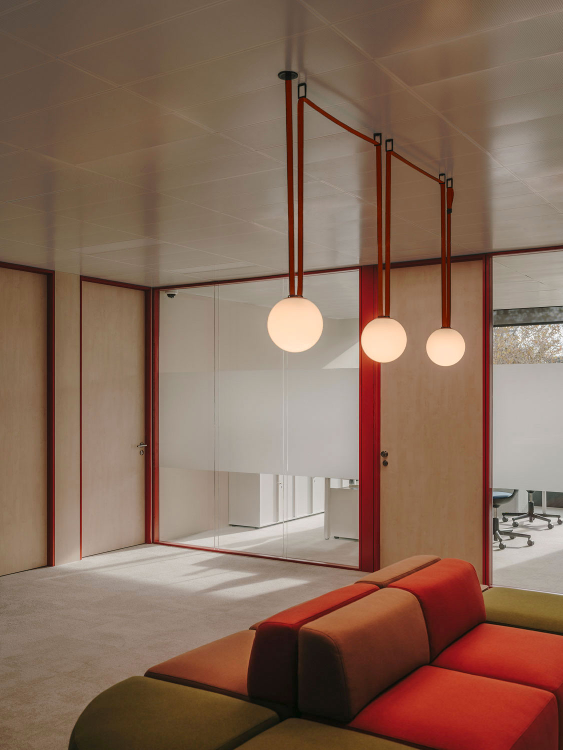 Vibia The Edit - Open workspaces offices of Sauvage TV - Plusminus