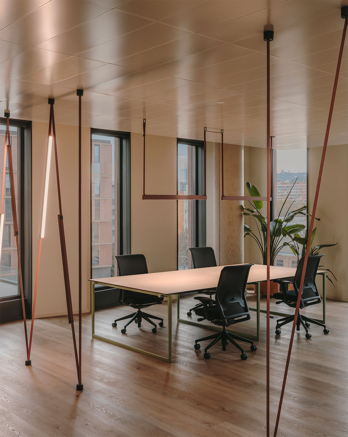 Vibia The Edit - Open workspaces offices of Sauvage TV - Plusminus