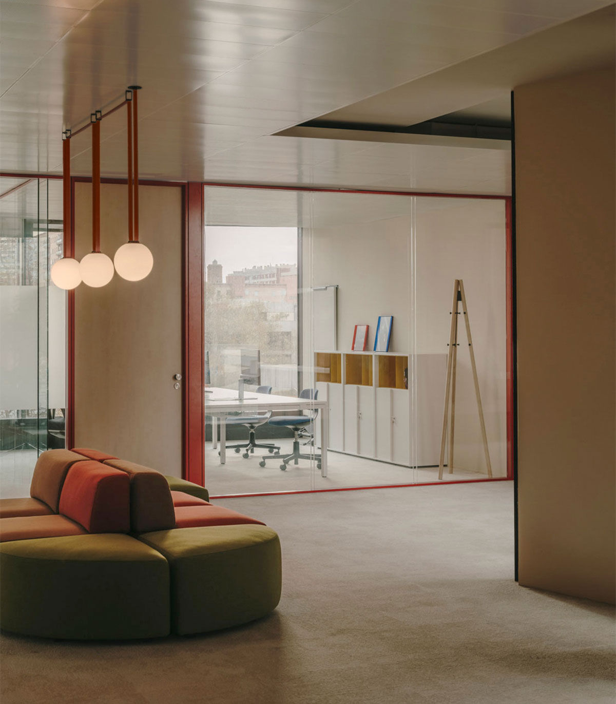 Vibia The Edit - Open workspaces offices of Sauvage TV - Plusminus