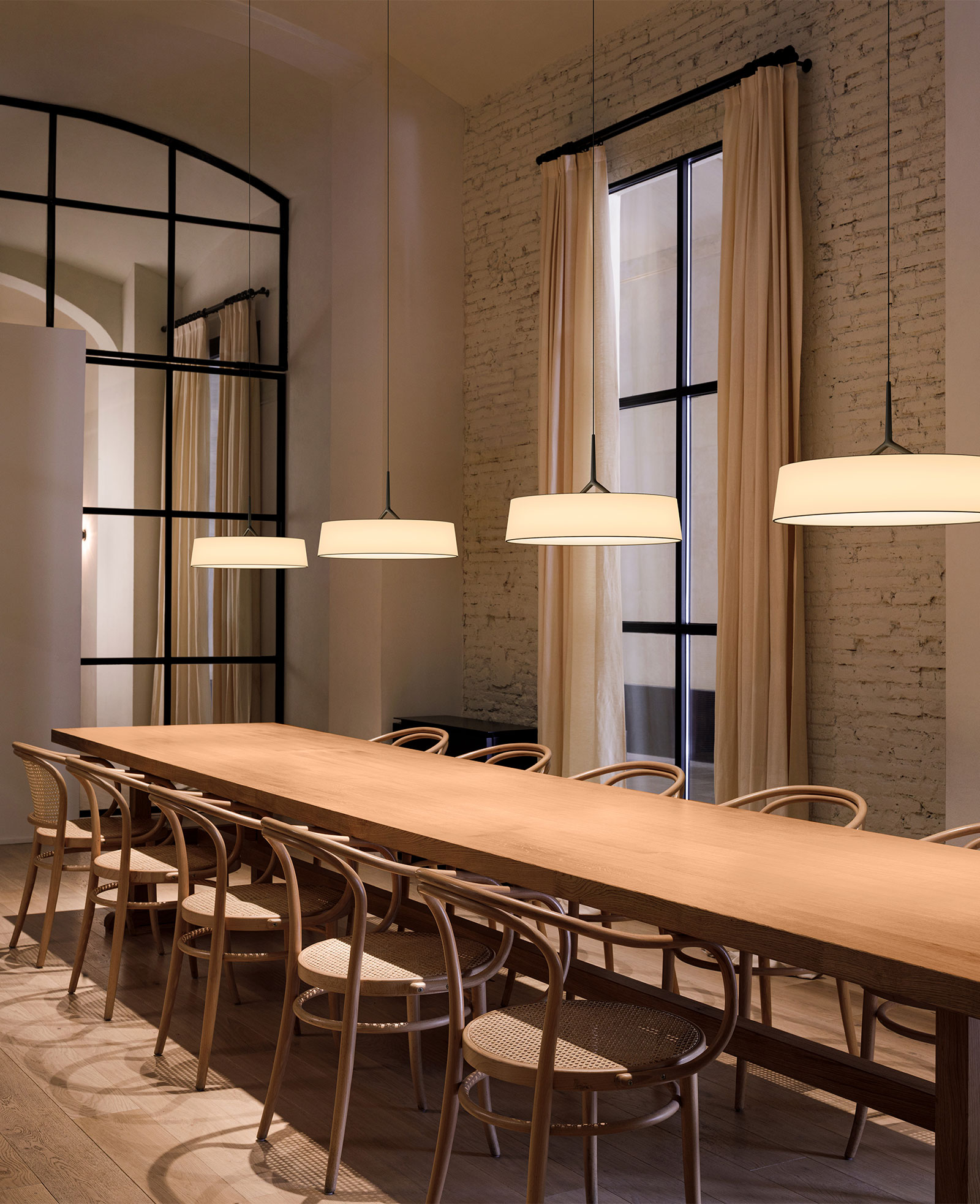 Vibia The Edit - How to compose with Dama?