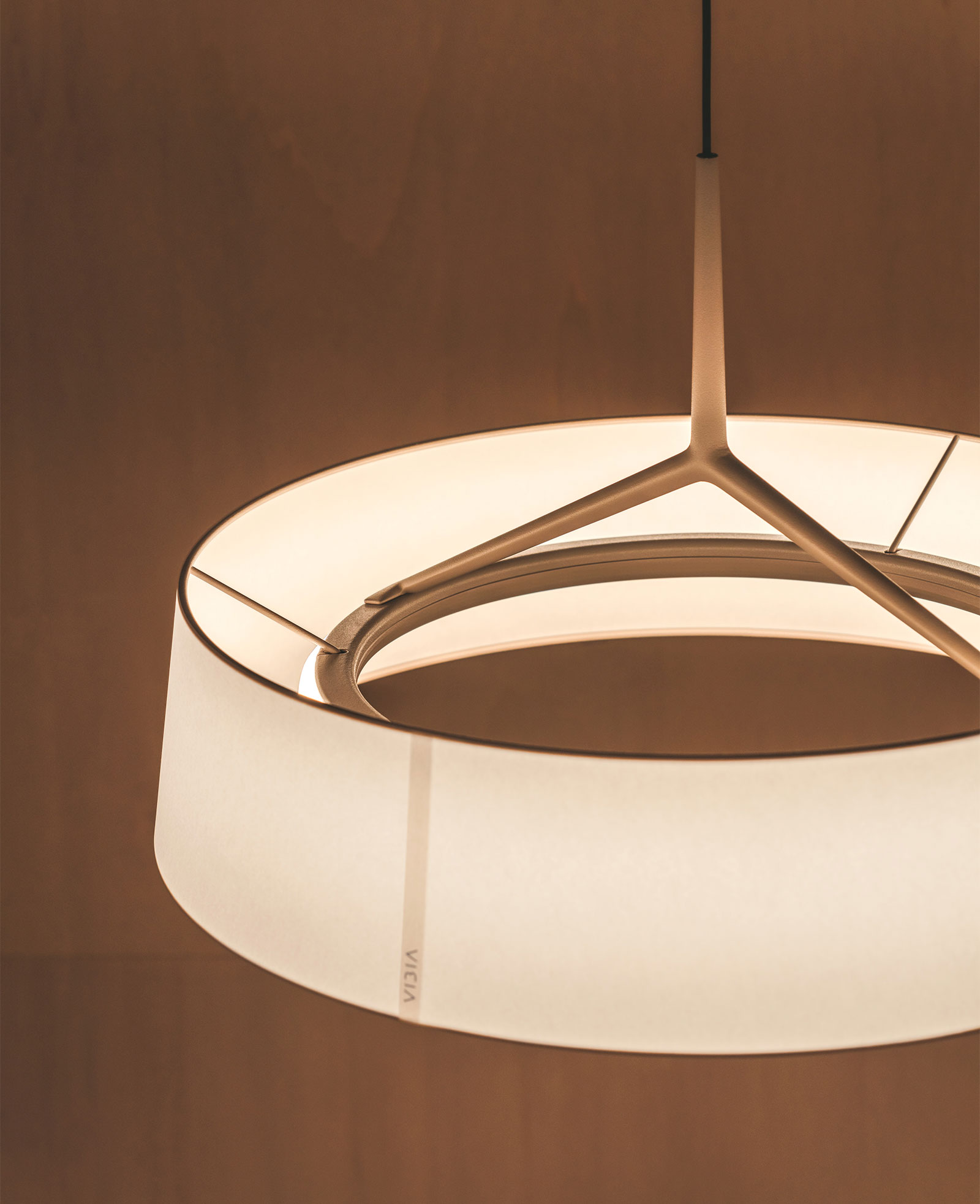 Vibia The Edit - How to compose with Dama?