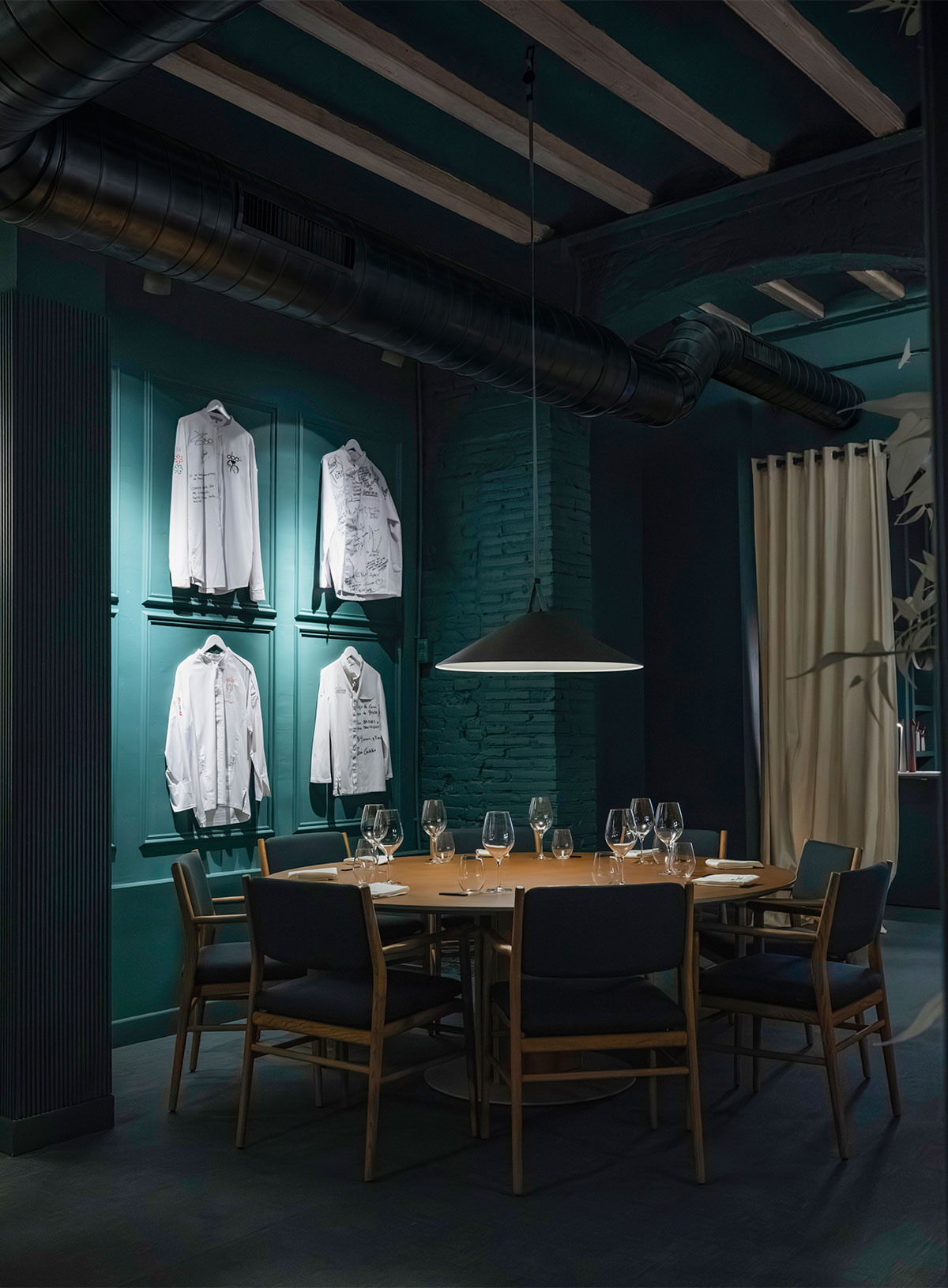 Vibia The Edit - A space to share gastronomy through light