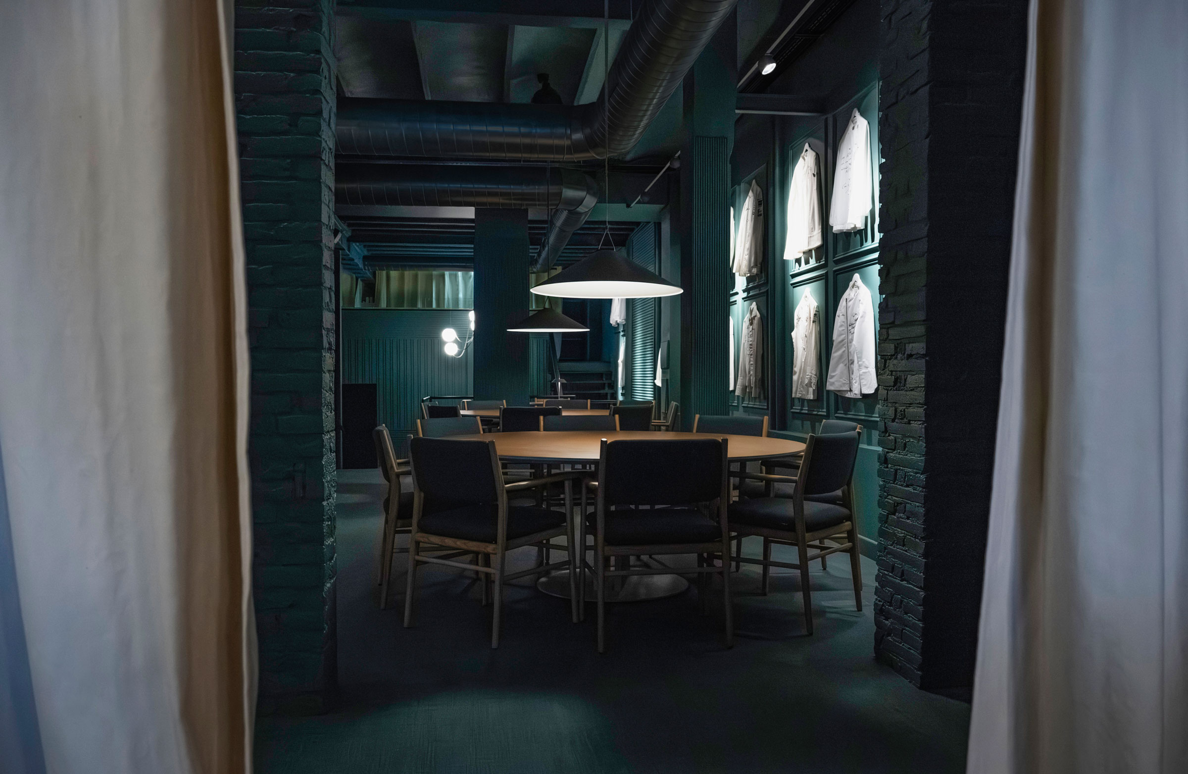 Vibia The Edit - A space to share gastronomy through light