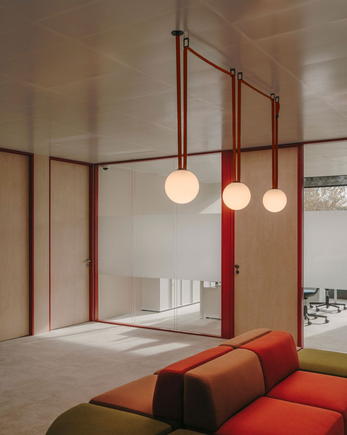 Vibia The Edit - Open workspaces offices of Sauvage TV - Plusminus