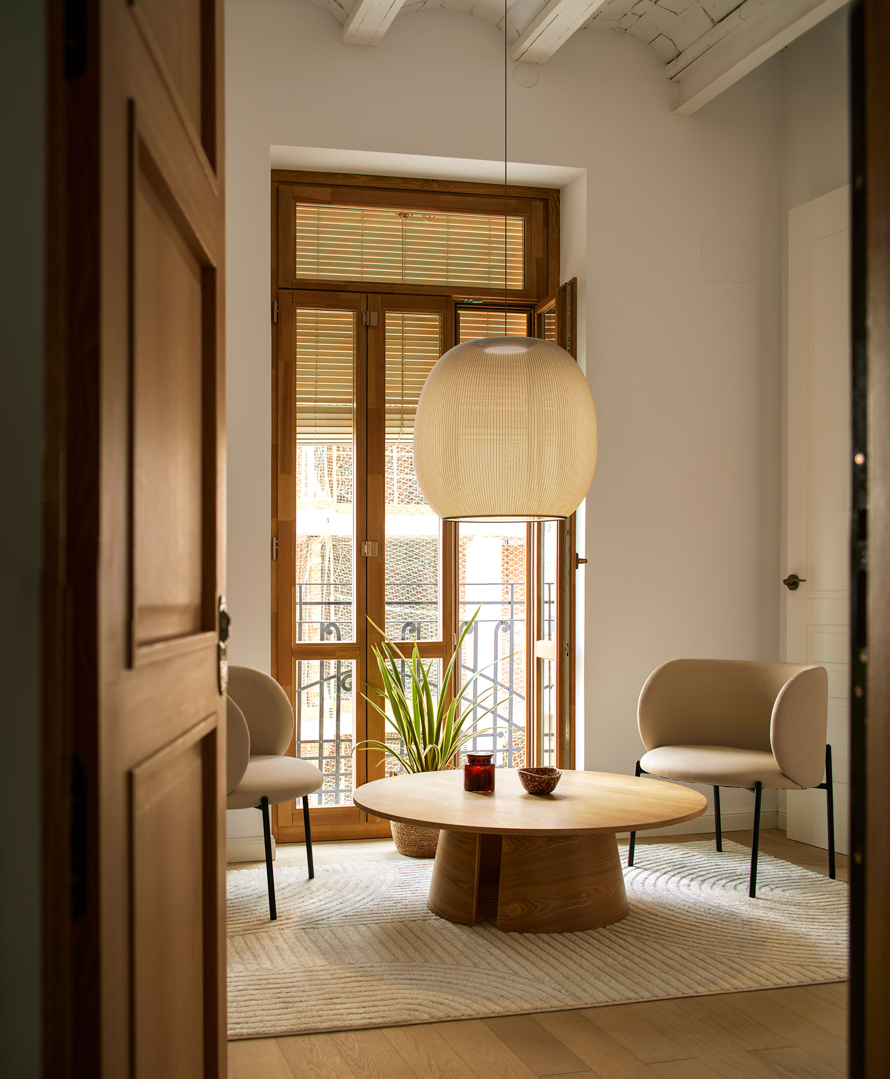 Vibia The Edit - Stories Behind Closer