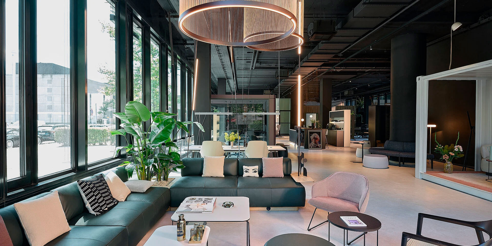 Vibia The Edit - Flexible showroom for new ways of working