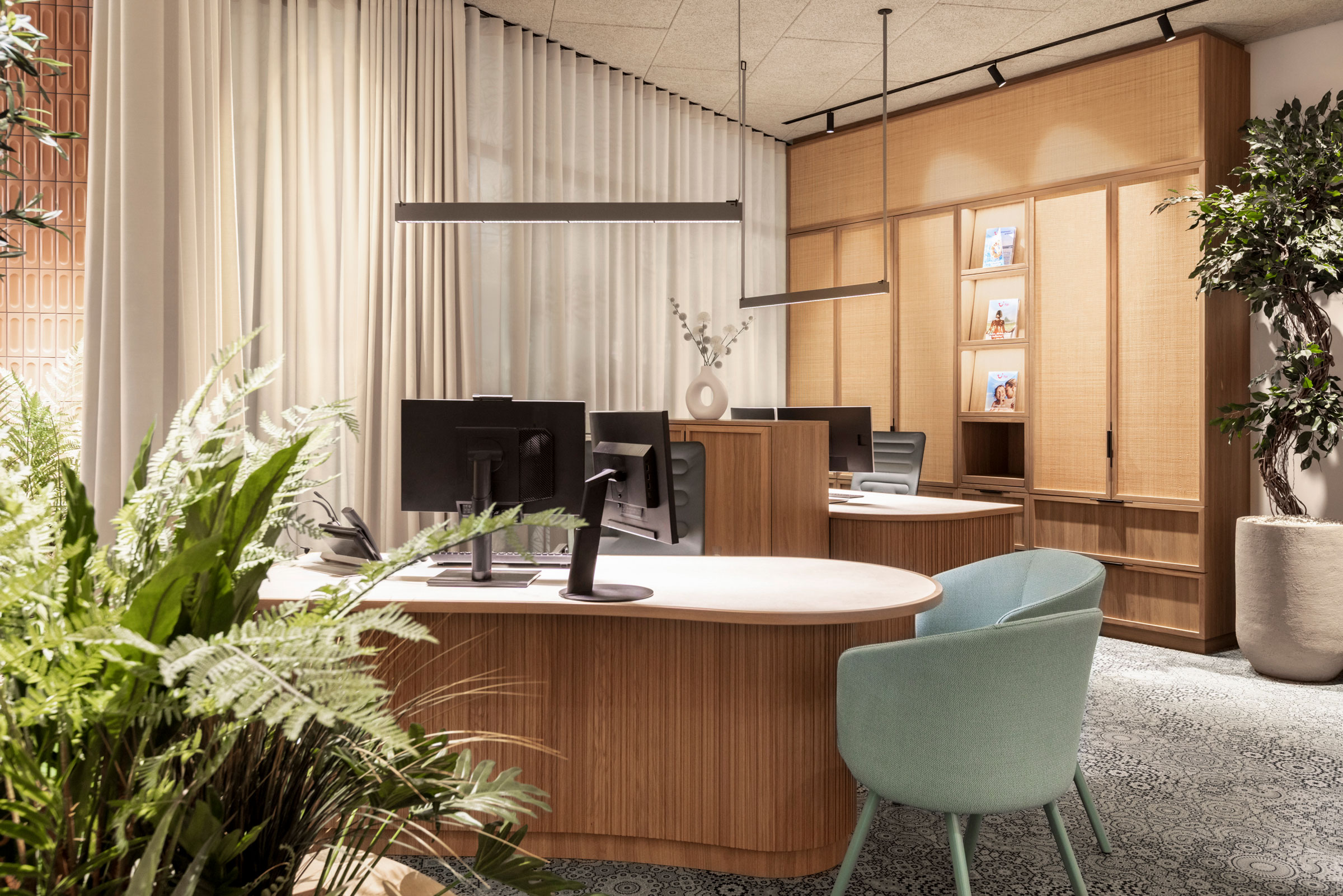 Vibia The Edit - Plusminus travel agency project