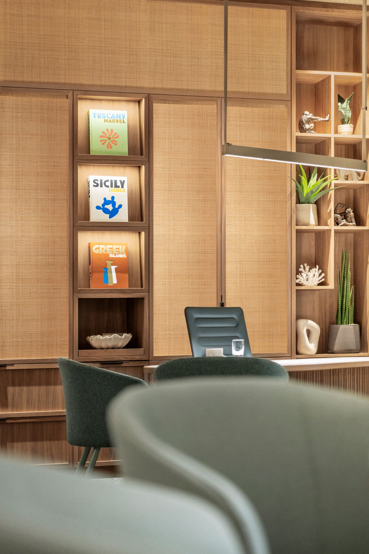 Vibia The Edit - Plusminus travel agency project