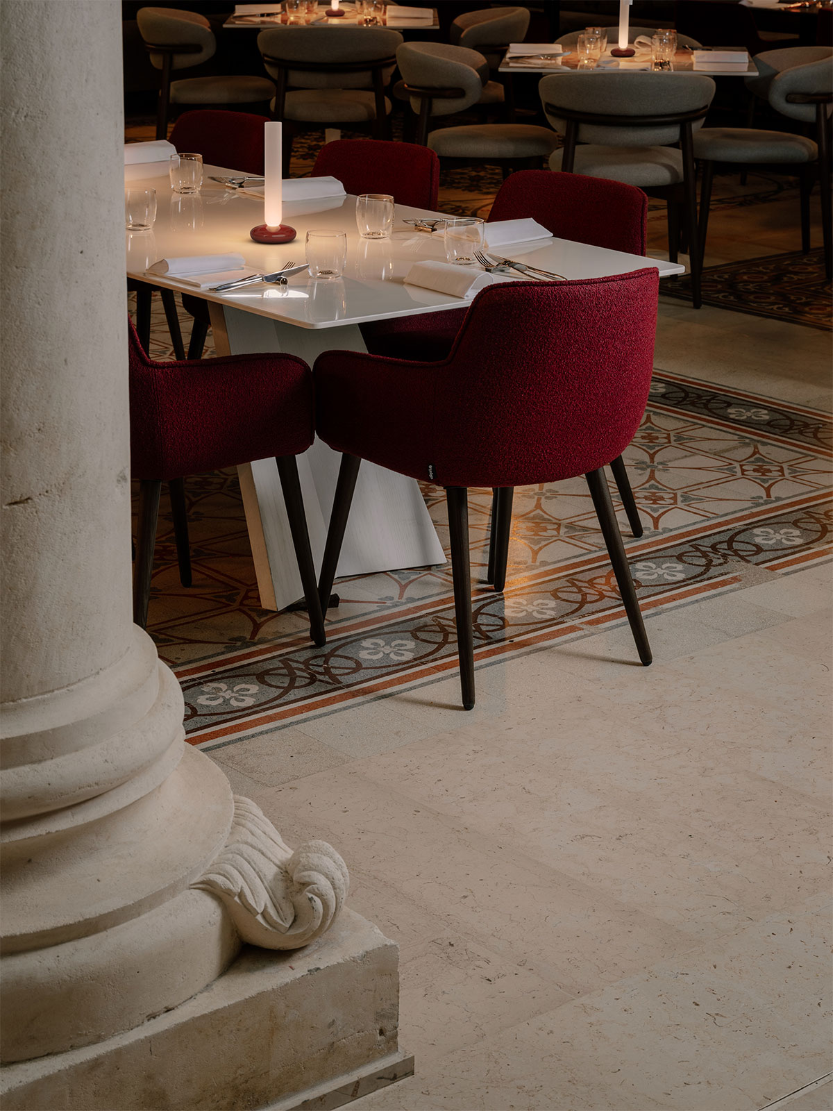 Vibia The Edit - Two scales of light around a table
